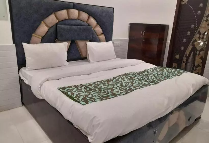 Hotelli Avexia Kanha Residency