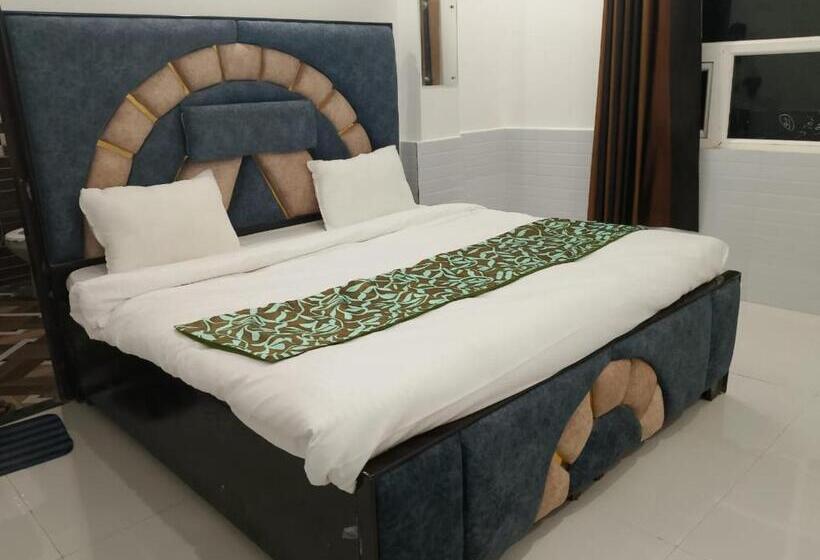 فندق Avexia Kanha Residency