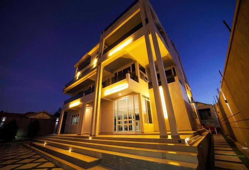 هتل El Amo Lakeview Villa