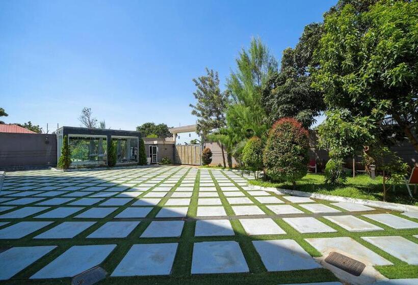 هتل El Amo Lakeview Villa