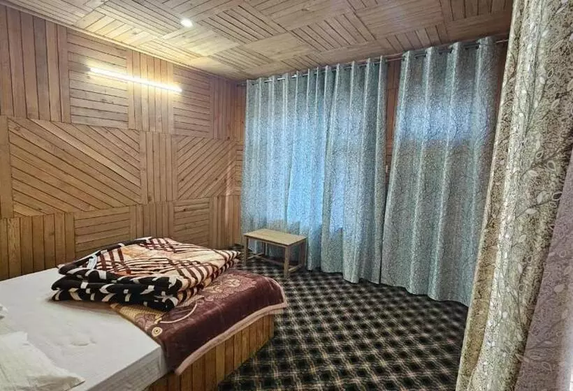 Hotelli Hillside Hideaway