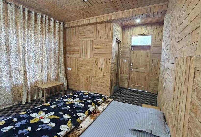 בית מלון כפרי Hillside Hideaway