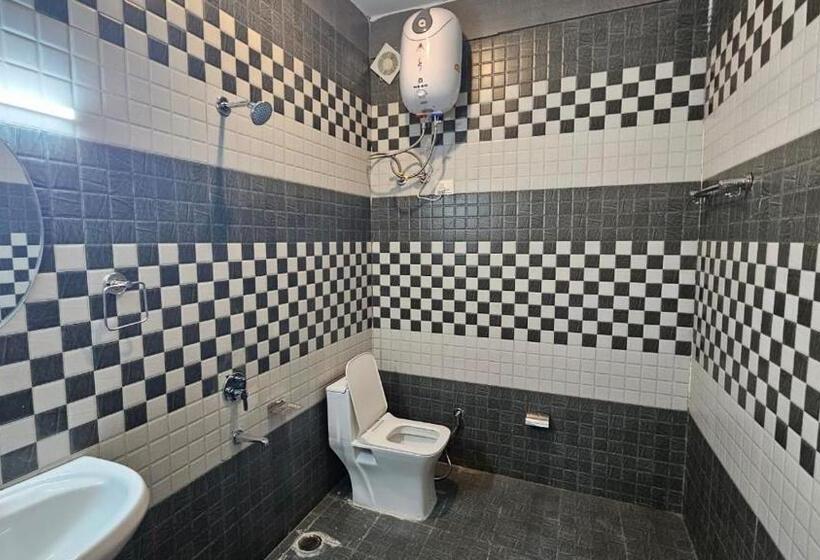 בית מלון כפרי Hillside Hideaway