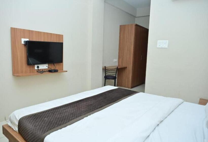 בית מלון כפרי Park Bench Palace