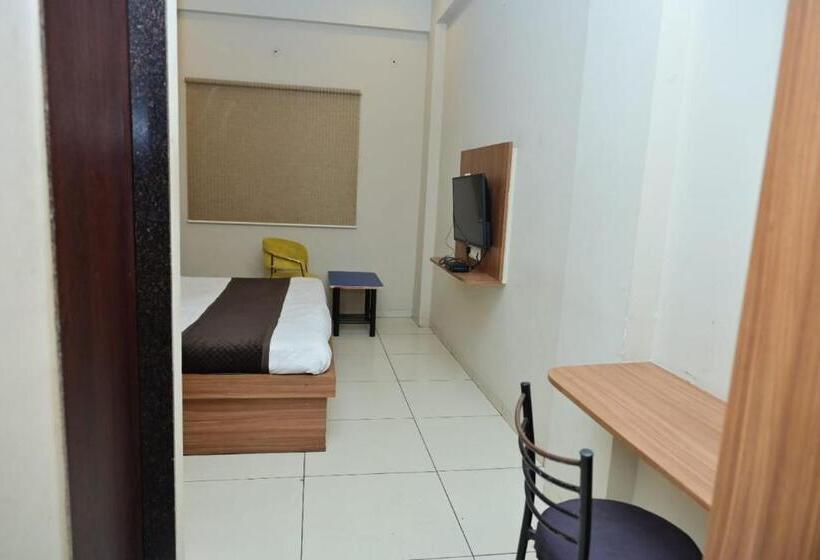 בית מלון כפרי Park Bench Palace