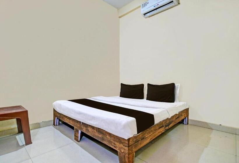 בית מלון כפרי Park Bench Palace