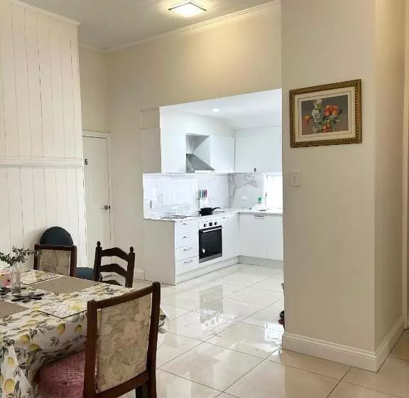 پانسیون 26 Gladstone Rd Highgate Hill