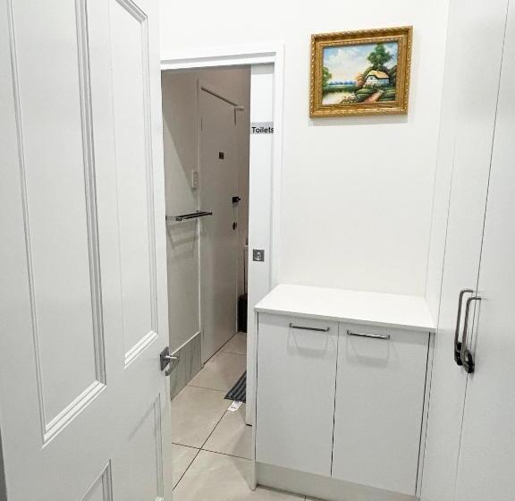 פנסיון 26 Gladstone Rd Highgate Hill