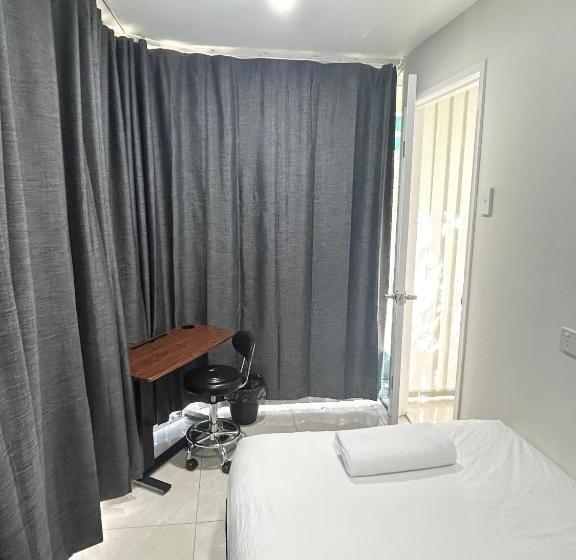 פנסיון 26 Gladstone Rd Highgate Hill