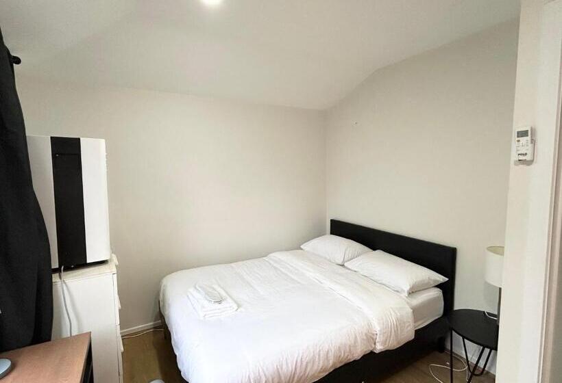 פנסיון 26 Gladstone Rd Highgate Hill