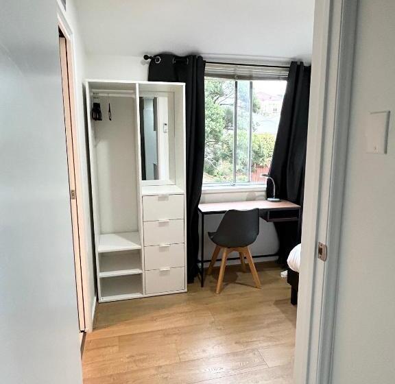 פנסיון 26 Gladstone Rd Highgate Hill