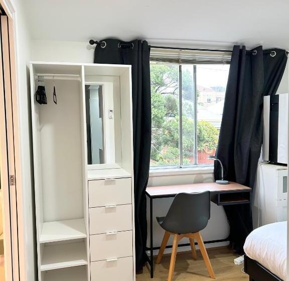 פנסיון 26 Gladstone Rd Highgate Hill