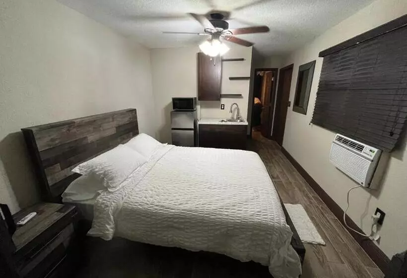 Majatalo Cozy Studio Apartment With Private Entrance And Patio