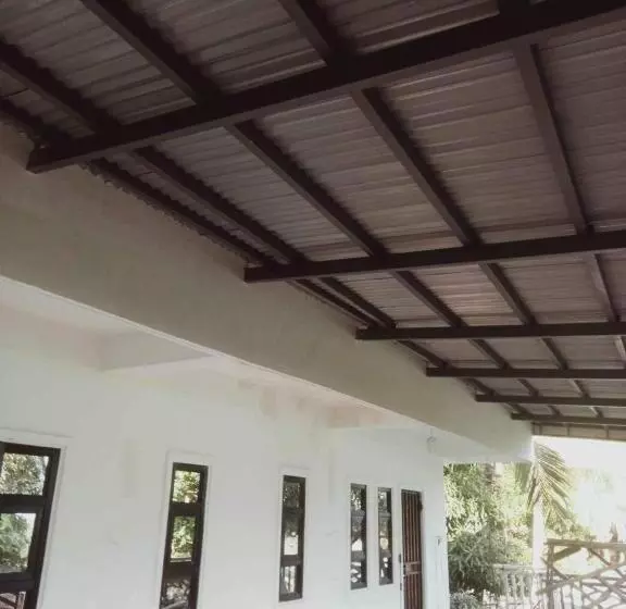 ペンション Manel Guest House