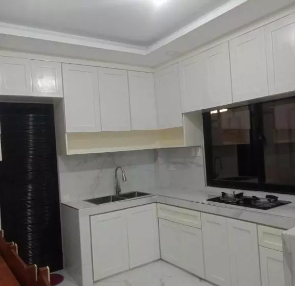 ペンション Manel Guest House