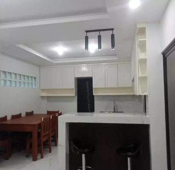 ペンション Manel Guest House