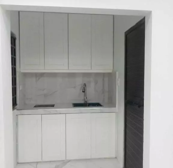 ペンション Manel Guest House