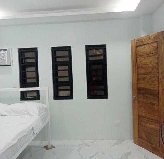 Pensió Manel Guest House