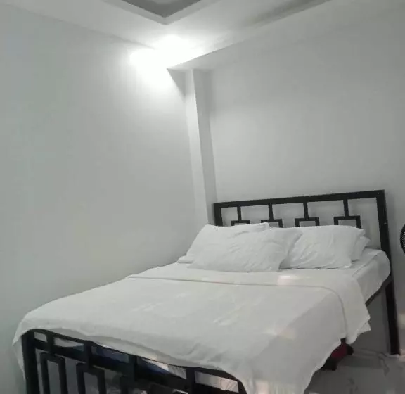 ペンション Manel Guest House