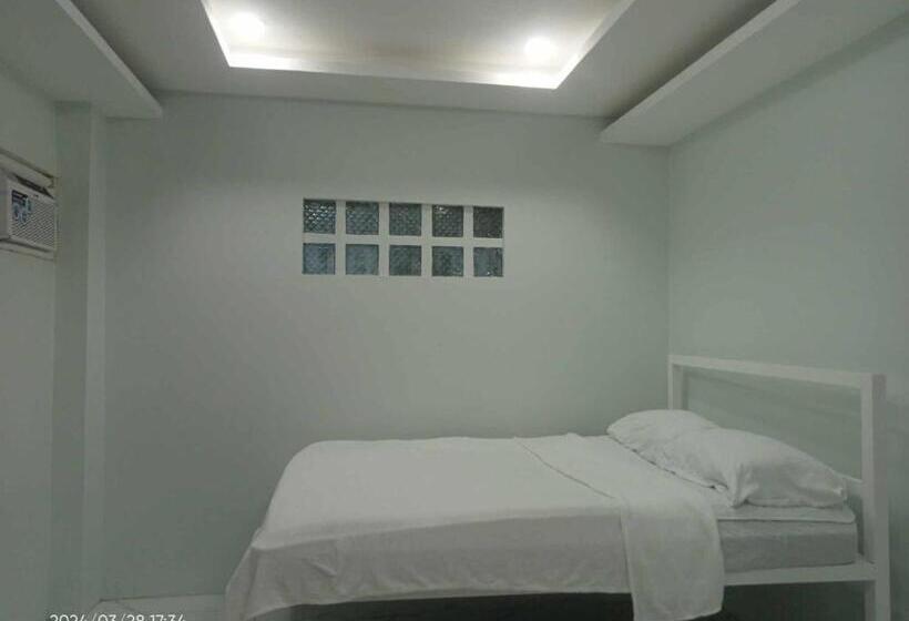 Pensió Manel Guest House