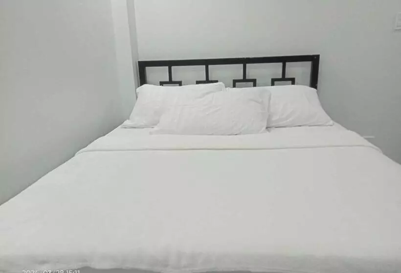 ペンション Manel Guest House