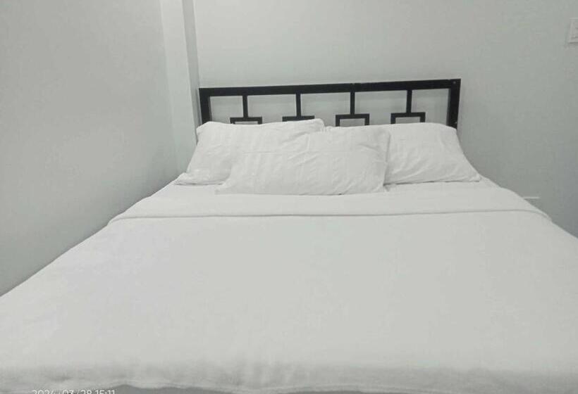 Pensió Manel Guest House