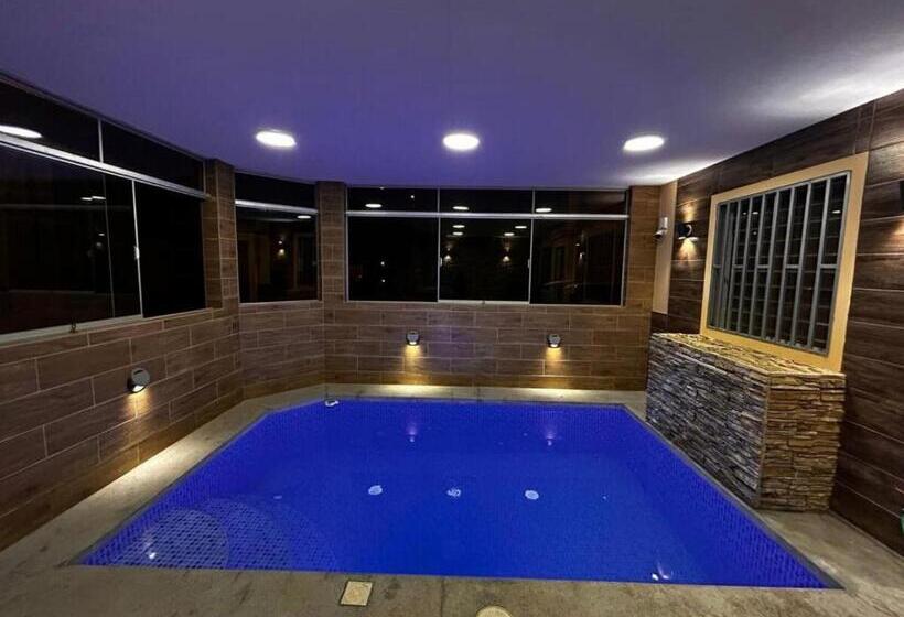 Pension Piscina Temperada   10 Personas