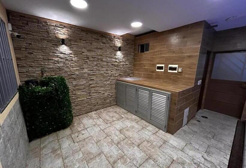 Pension Piscina Temperada   10 Personas