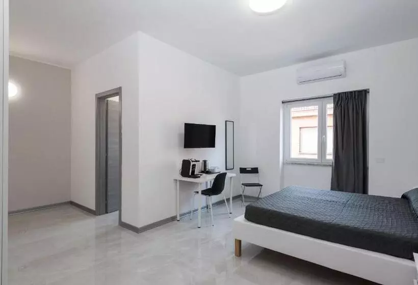 پانسیون Travelershome Ciampino Airport Guesthouse 600m To Airport