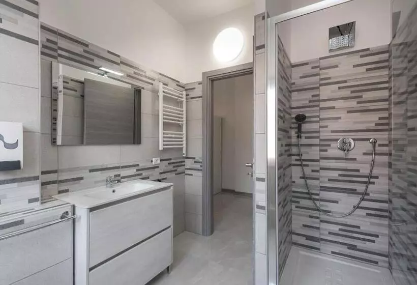 پانسیون Travelershome Ciampino Airport Guesthouse 600m To Airport