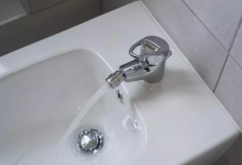 پانسیون Travelershome Ciampino Airport Guesthouse 600m To Airport