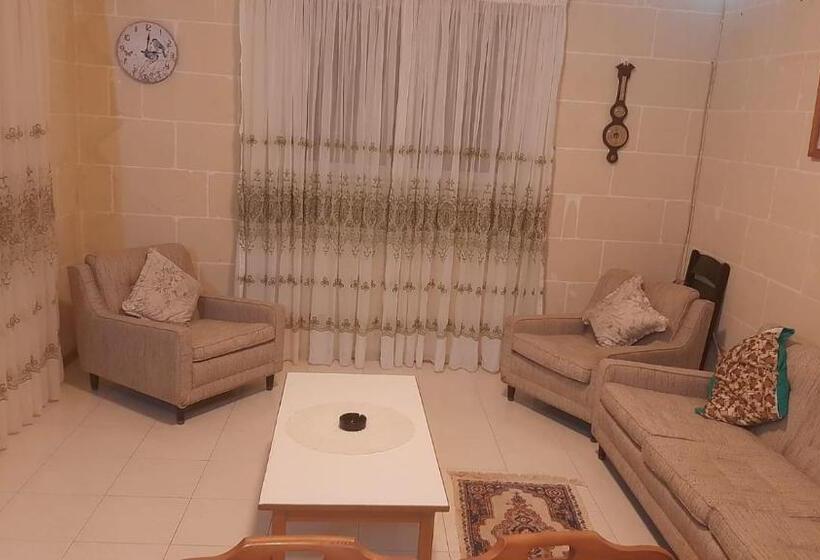 تختخواب و صبحانه Ramla