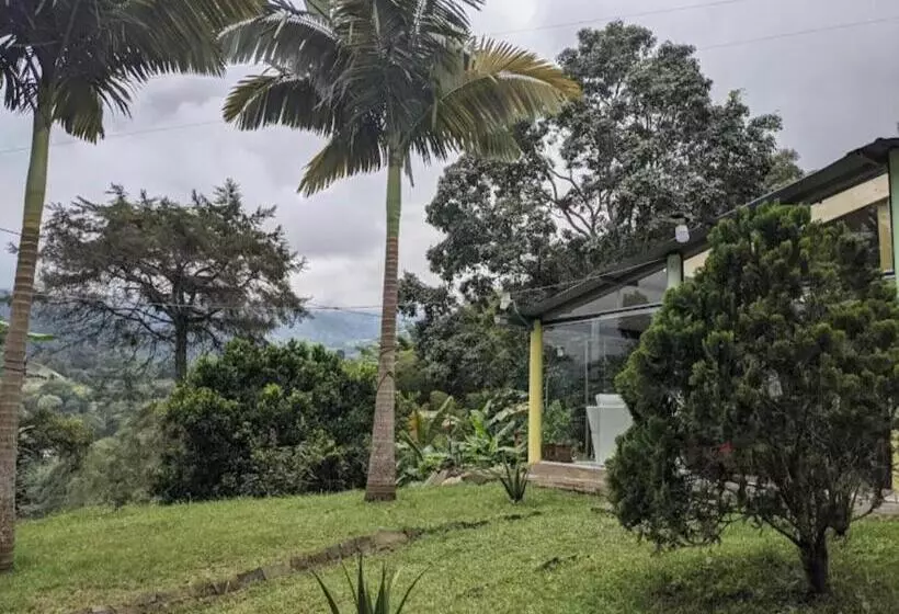 ベッドアンドブレックファースト Refugio En La Montaña