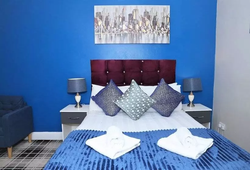 Hotelli 4 Sisters Inn