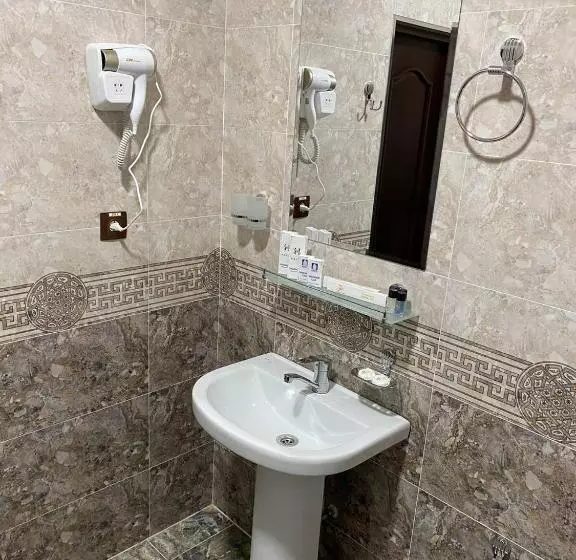 هتل Caravan