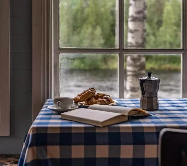 ペンション Cabin By Byske River Surrounded By The Forest