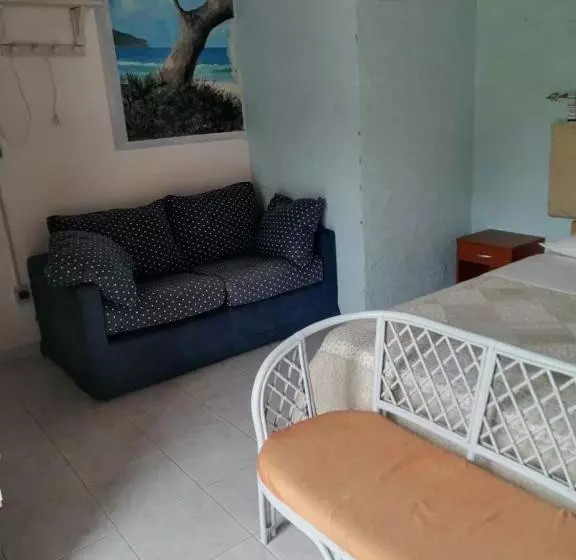 ペンション Camera Serraona