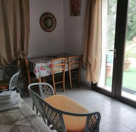 ペンション Camera Serraona