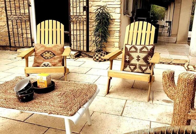 بنسيون Provençal House Between Sea And Vineyards