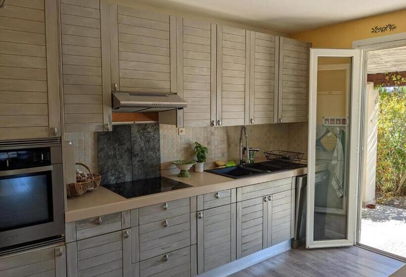 بنسيون Provençal House Between Sea And Vineyards