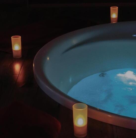 پانسیون L Eden Suite Privative Avec Jacuzzi Et Sauna