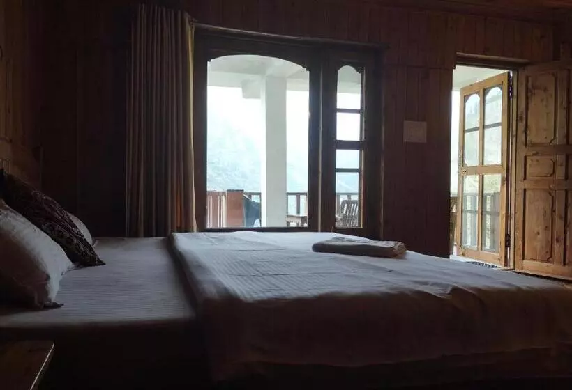 Majatalo Tirthan View Homestay