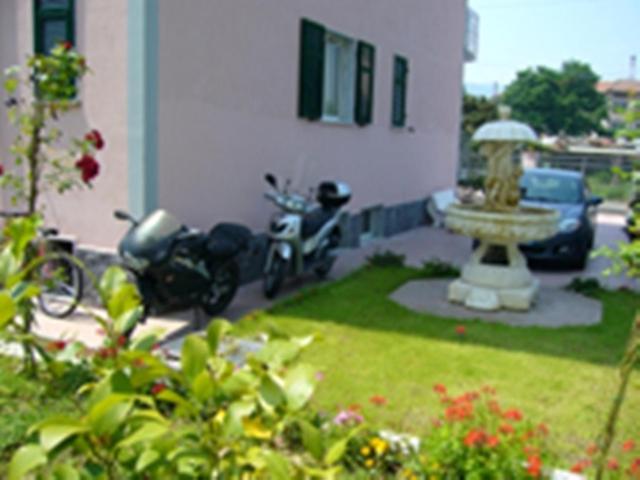 مبيت وإفطار La Villetta Del Golfo