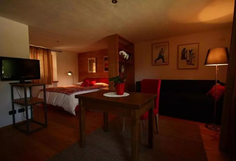تختخواب و صبحانه Maison Perriere   Chambres D Hôtes & Jacuzzi