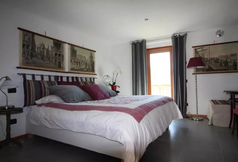 تختخواب و صبحانه Maison Perriere   Chambres D Hôtes & Jacuzzi
