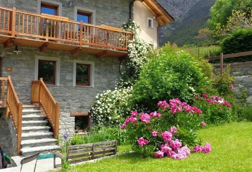 تختخواب و صبحانه Maison Perriere   Chambres D Hôtes & Jacuzzi