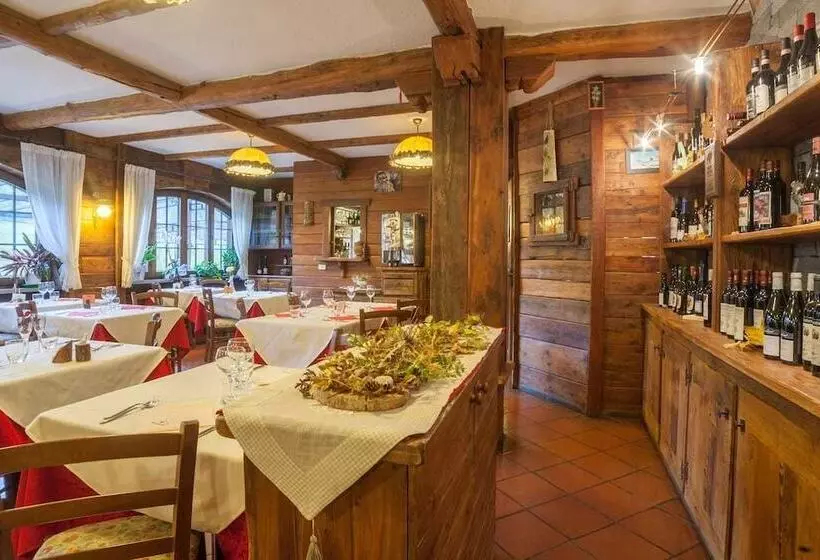 Hotelli Albergo Boule De Neige