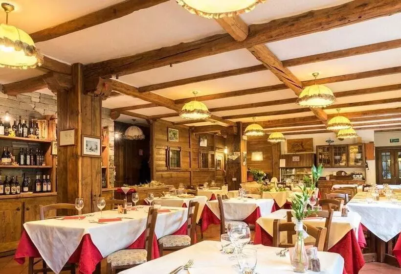 Hotelli Albergo Boule De Neige