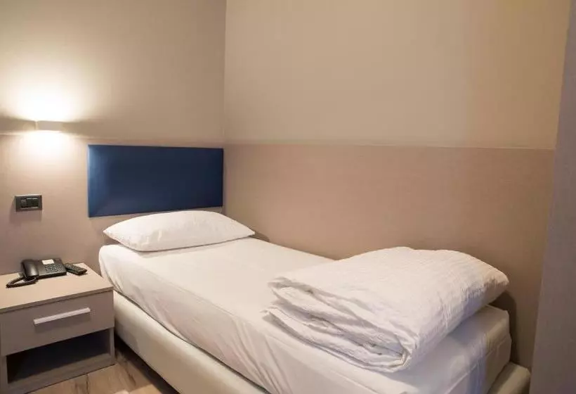 Hotelli Albergo Montenegro