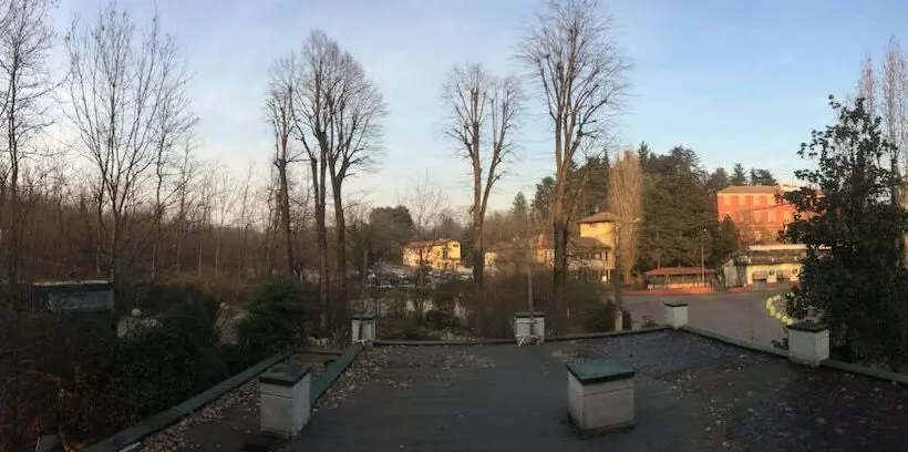 Hotelli Albergo Ristorante Castello